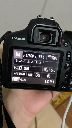 Câmera T6 cânon com Wi-Fi 