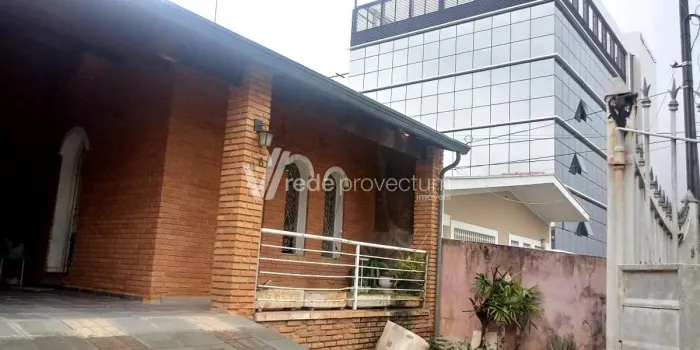 Casa ponto Comercial na Av. Carlos Grimaldi