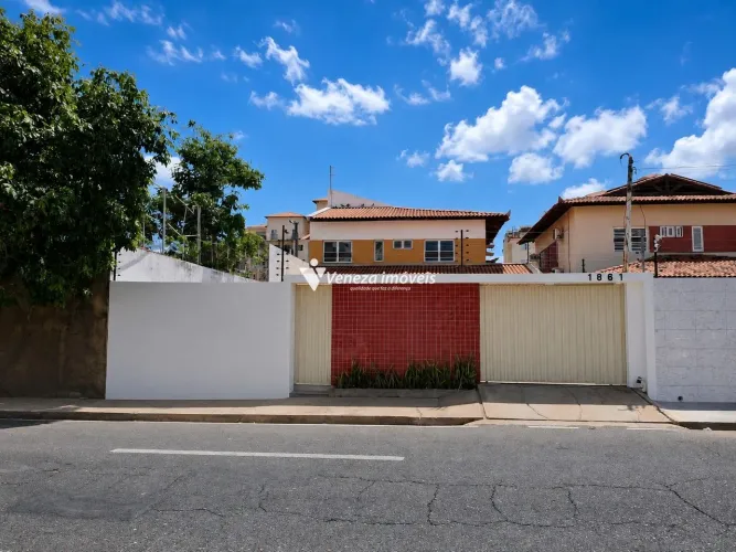 Casa Duplex com 4 Quartos, 3 Suítes e 5 Vagas | Ininga