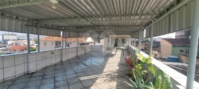 Riachuelo. Excelente apartamento tipo casa na rua Jose Felix sem vista de comunidade