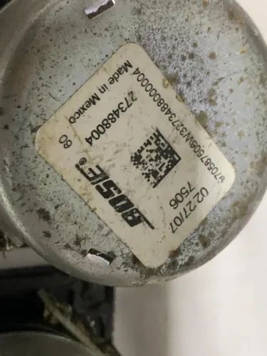 Par de alto -falantes Original BOSE funcionando usado antigo com marcas de uso