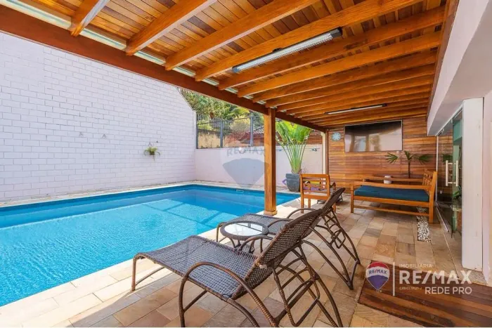 Casa para Locação - 4 suítes - Mobiliada - Rua do Clube com Lazer Completo no condomínio V