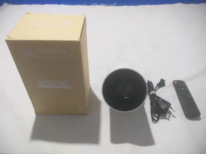 Vendo lindo projetor FULL HD E 4K