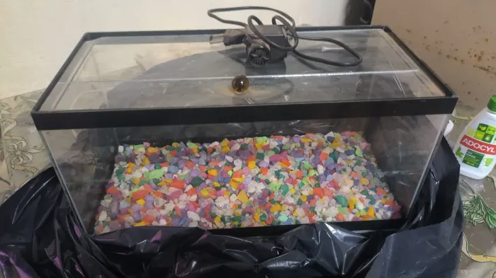 Aquário pra peixes com bomba de oxigênio