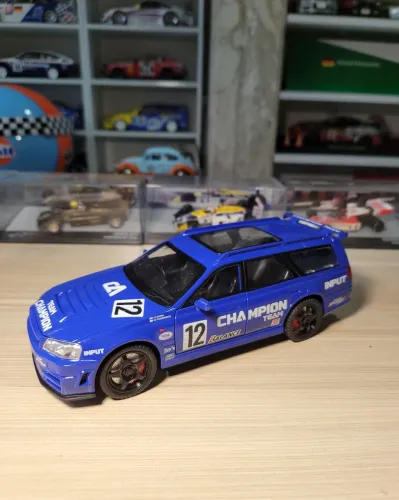 Miniatura 1:24 importada raríssima Nissan Skyline Wagon race nova