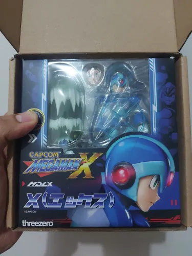 Mega Man X Threezero action figure 