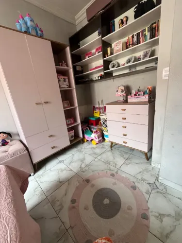 Guarda roupa e cômoda infantil