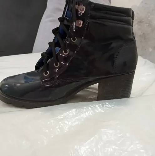 Bota preta