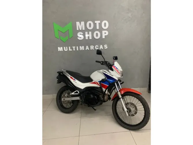 Honda Nx 400i falcon 2015