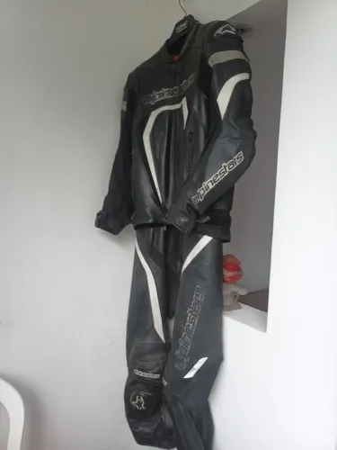 Macacão alpinestars original usado