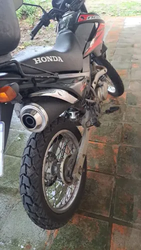 Vendo moto Bros 150 - Ano 2008 - Partida elétrica - 70 mil Km - R$ 11.000,00.