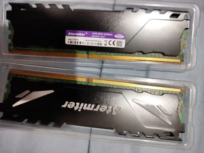 Memorias 32g nunca usado comprei e não serve no meu pc