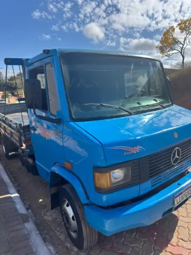 Caminhão 709 Mercedes Benz