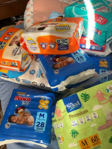 Kit de Fraldas Pampers, Huggies, Turma da Mônica, Babysec e Select - P e M