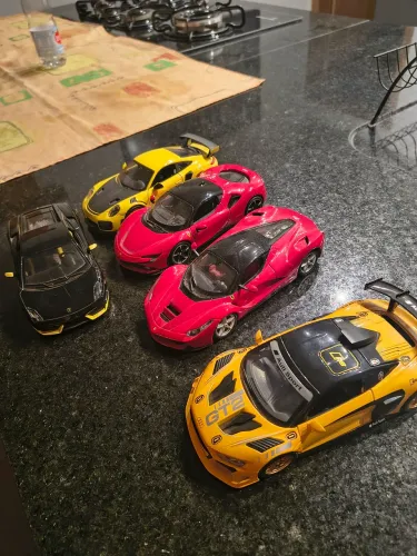05 miniaturas de metal, escala 1:24, bem novas