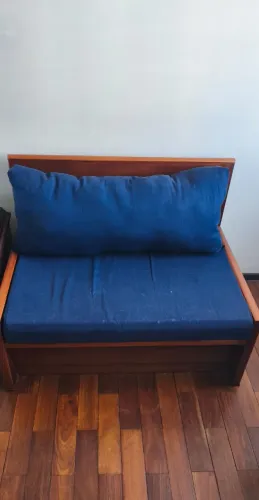 Sofá madeira maciça