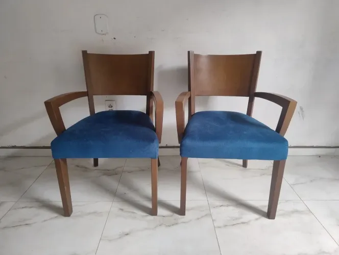 VENDO CADEIRAS, BONITAS E CONFORTÁVEIS