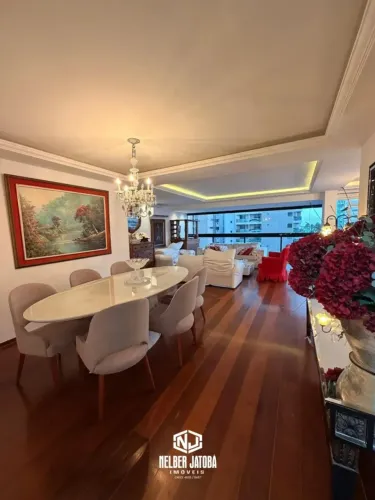 Apartamento em Ponta Verde com vista para o mar e 187m²