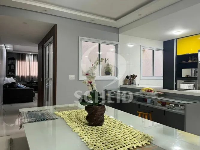 Cambuci | Sobrado 200m² com 3 Suítes, 5 Vagas, Moderno e Apenas 6 Anos de Construção