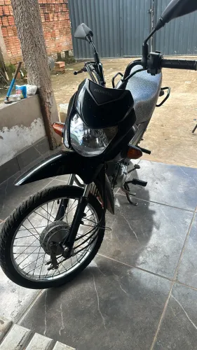 Vendo moto pop 110 es. 13,000. Quitada. No ponto de transferir 