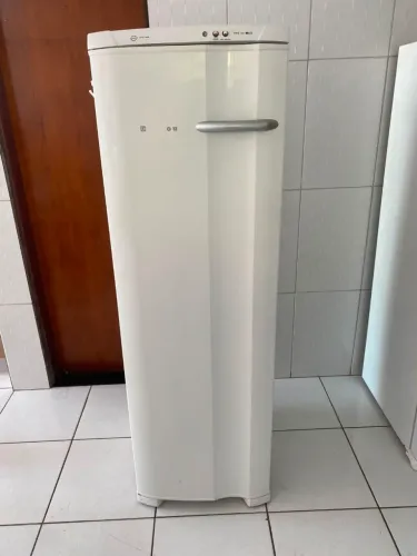 Freezer Eletrolux 203 litros