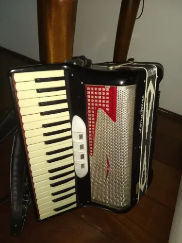 ACORDEON LONGLINI 80