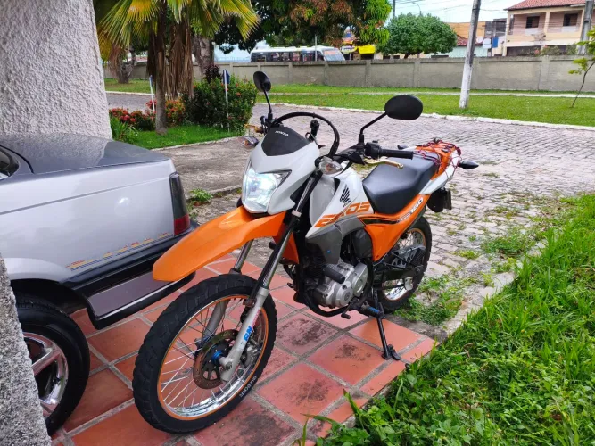 Bros muito nova