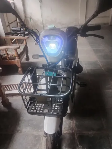 Bicicleta elétrica pouco usada