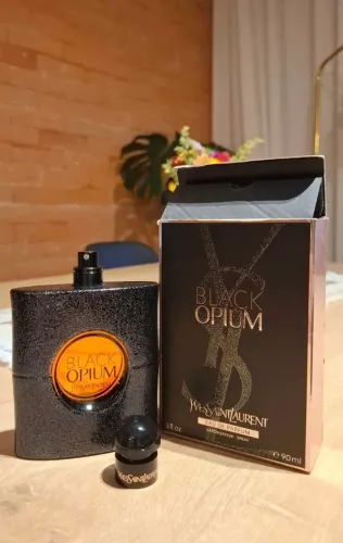 Perfume Black Opium Yves Saint Laurent