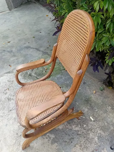 CADEIRA DE BALANÇO C MOLA