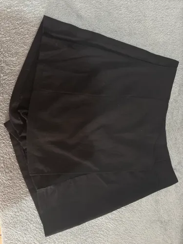 Short saia assimétrico