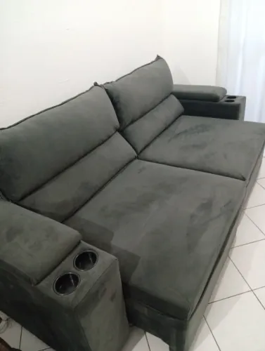 Sofá retrátil, cor cinza chumbo