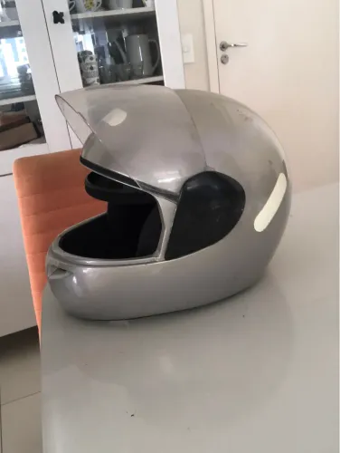 Capacete simples perfeito 