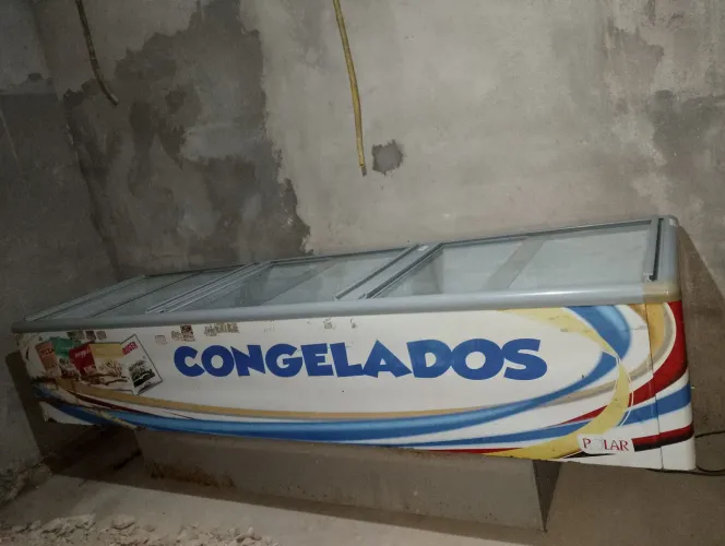 VENDO: Ilha de Congelados seminova com excelente preço!