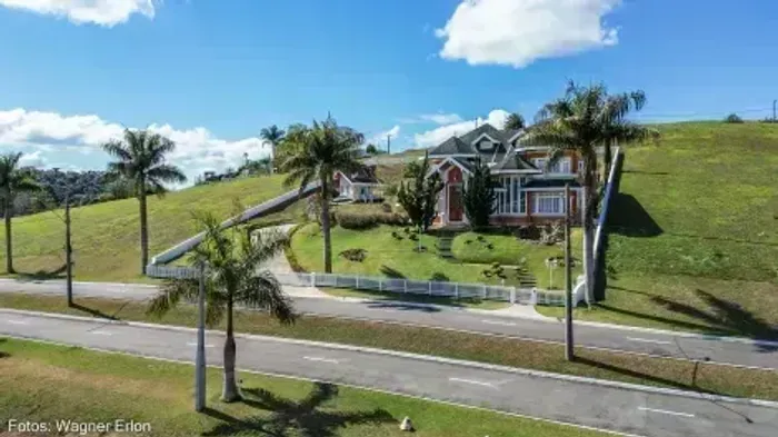 ALN Sobrado para venda com 444 metros quadrados com 4 quartos em Vilagio Paraibuna - Parai