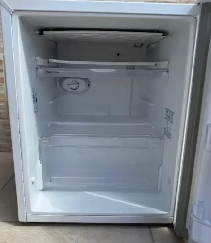 Frigobar Eletrolux 79L