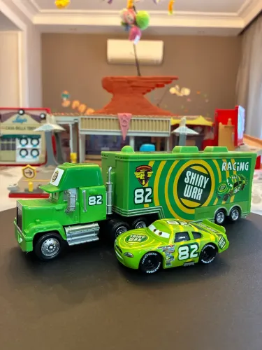 Cars Disney Pixar 1 caminhão hauler FAC, 1 carrinho FAC Shin WAX 82 , McQueen