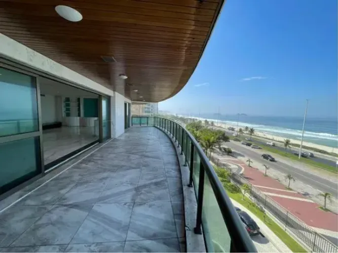 Apartamento Exuberante, luxuoso, com infraestrutura de excelência, localizado de frente pa
