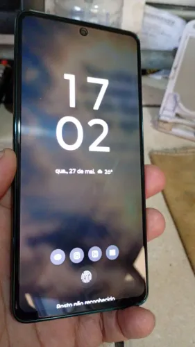 VENDE-SE OU TROCA-SE UM MOTOROLA MOTO G86 LEIAM