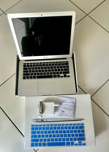 MacBook Air 8GB 128GB