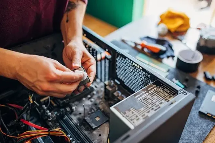 Assistência Técnica de Computadores e Notebooks | Formatação, Limpeza e Upgrades
