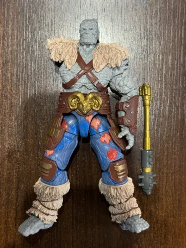 MARVEL LEGENDS KORG BAF FALTA BRAÇO DIREITO 