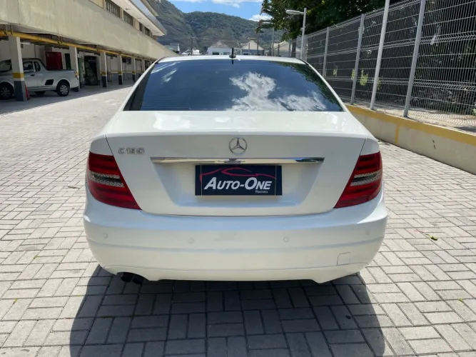 Mercedes-Benz C-180 CGI Classic 1.8 16V 156cv Aut. 2012