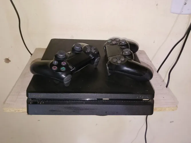 PS4 dois controles 