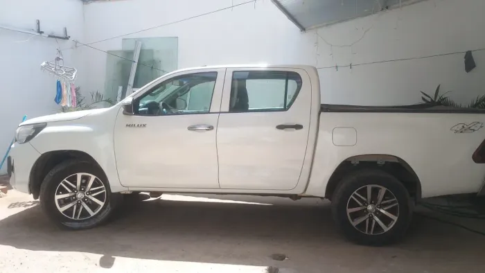 Toyota Hilux CD 4X4 2.8 Diesel Mec. 2017