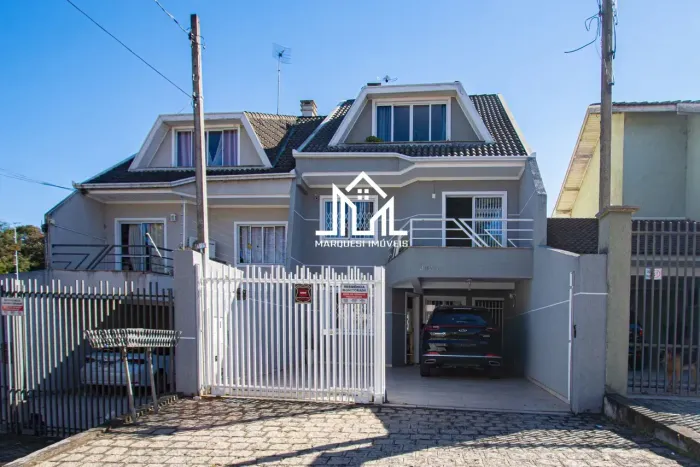 Sobrado Triplex com 4 Quartos, Ático e Edícula no Santo Inácio - Curitiba | Estuda Permuta