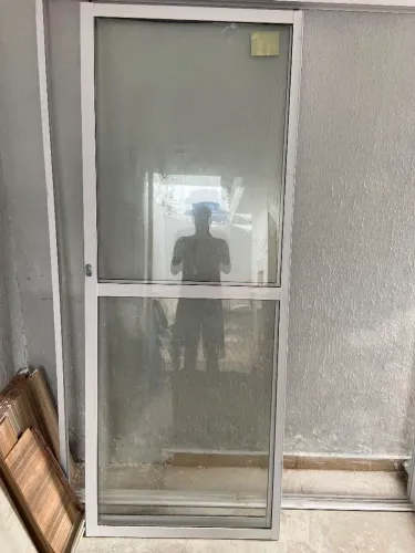 Porta alumínio