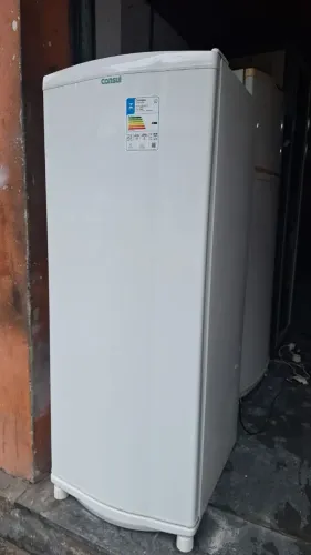 Geladeira Consul em bom estado e funcionando. 