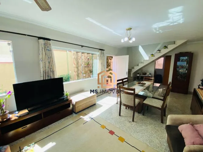 Casa em Condomínio com 237m², 3 Suítes, Sala, Escritório, Lavabo, Cozinha, Serviços, 3 Vag