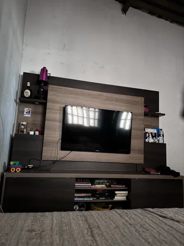 Estante/Painel para TV em ótimo estado